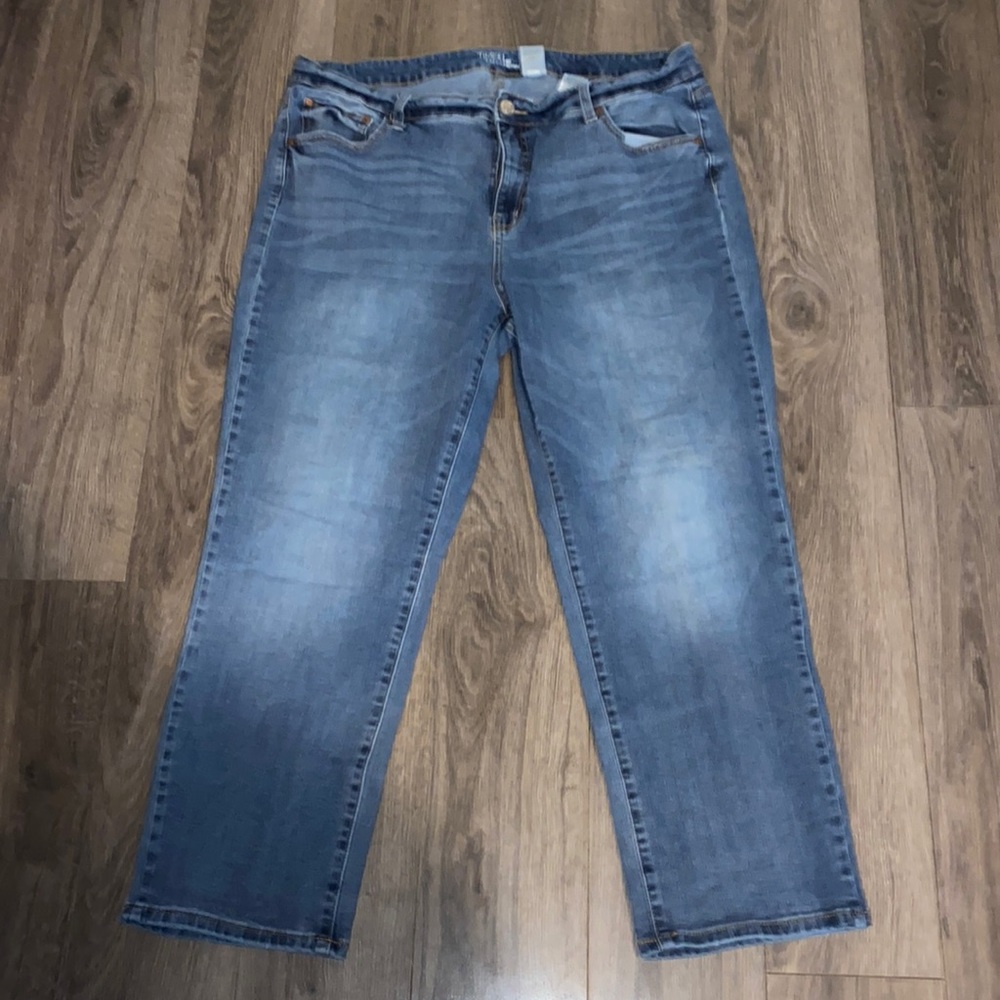 Women’s Straight Style Jeans